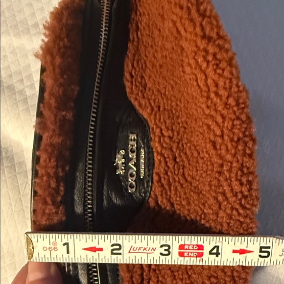 Rare Coach Shearling Belt Bag β Fuzzy Brown & Black Leather, Gold Logo. Like New - Picture 16 of 16